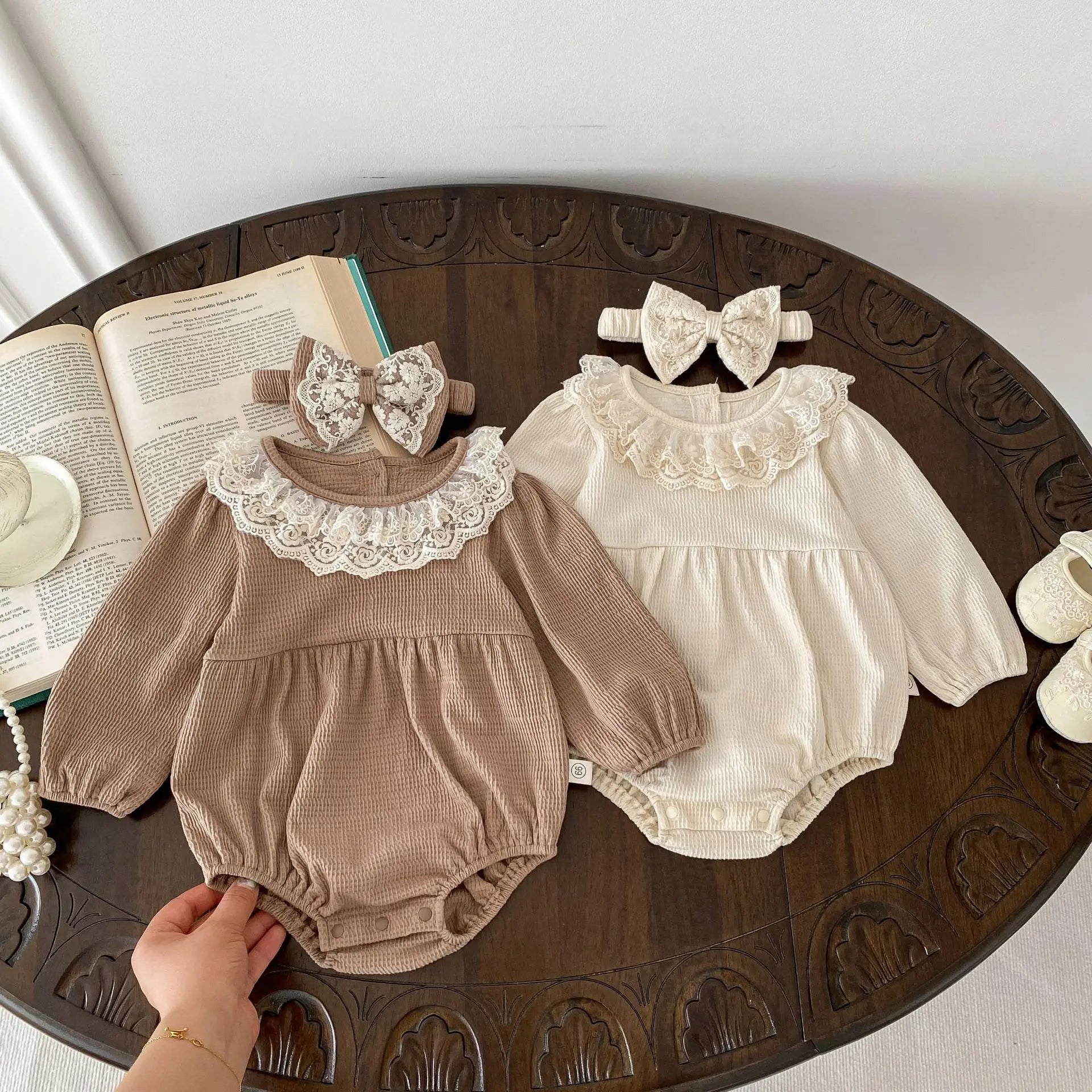 2PCS Spring Baby Clothes Lace Collar Infant Bodysuit