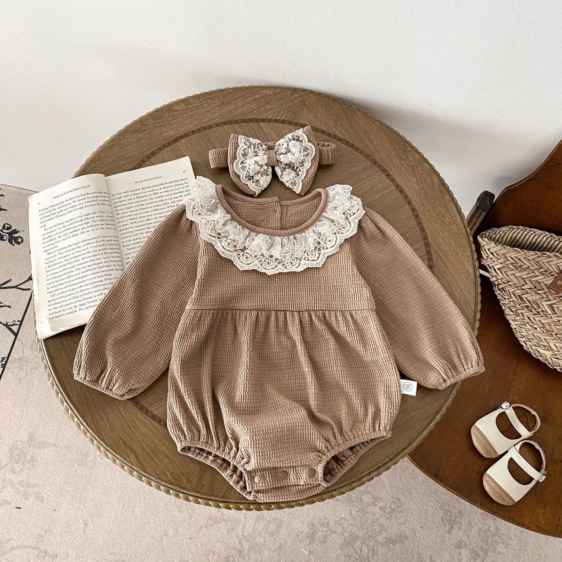 2PCS Spring Baby Clothes Lace Collar Infant Bodysuit