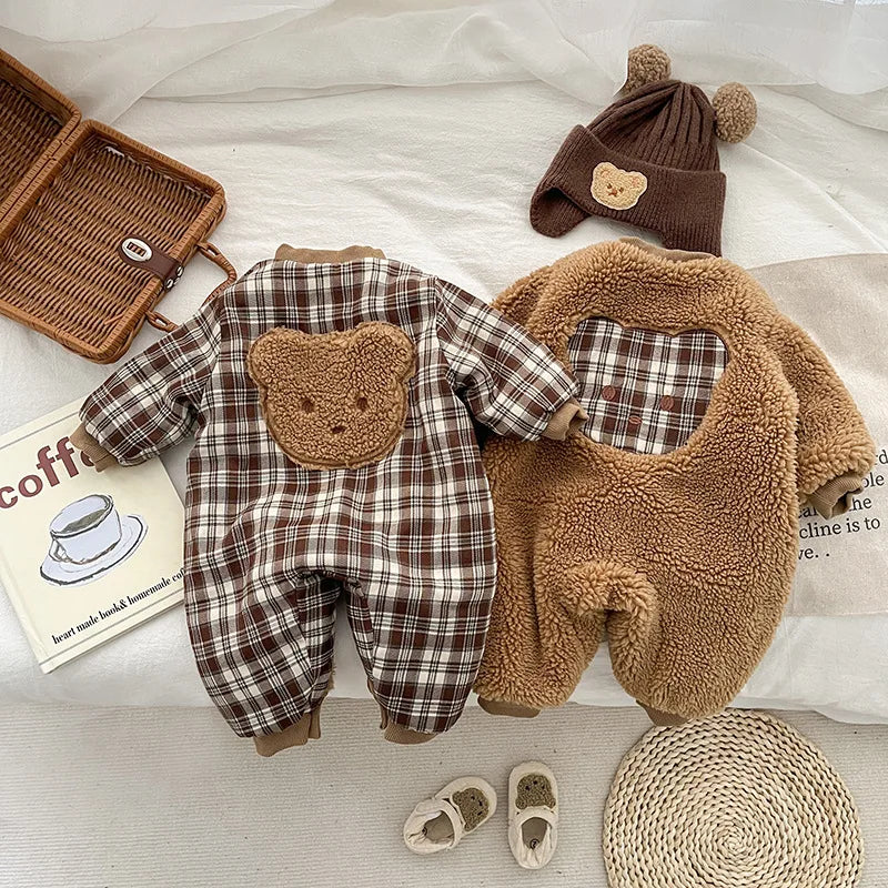 2023 Ins Winter Infant Boys Reversible Rompers Hairy Thick Baby Boys Padded Bodysuits Plaid Bear Patched Newborn Boys Outfits