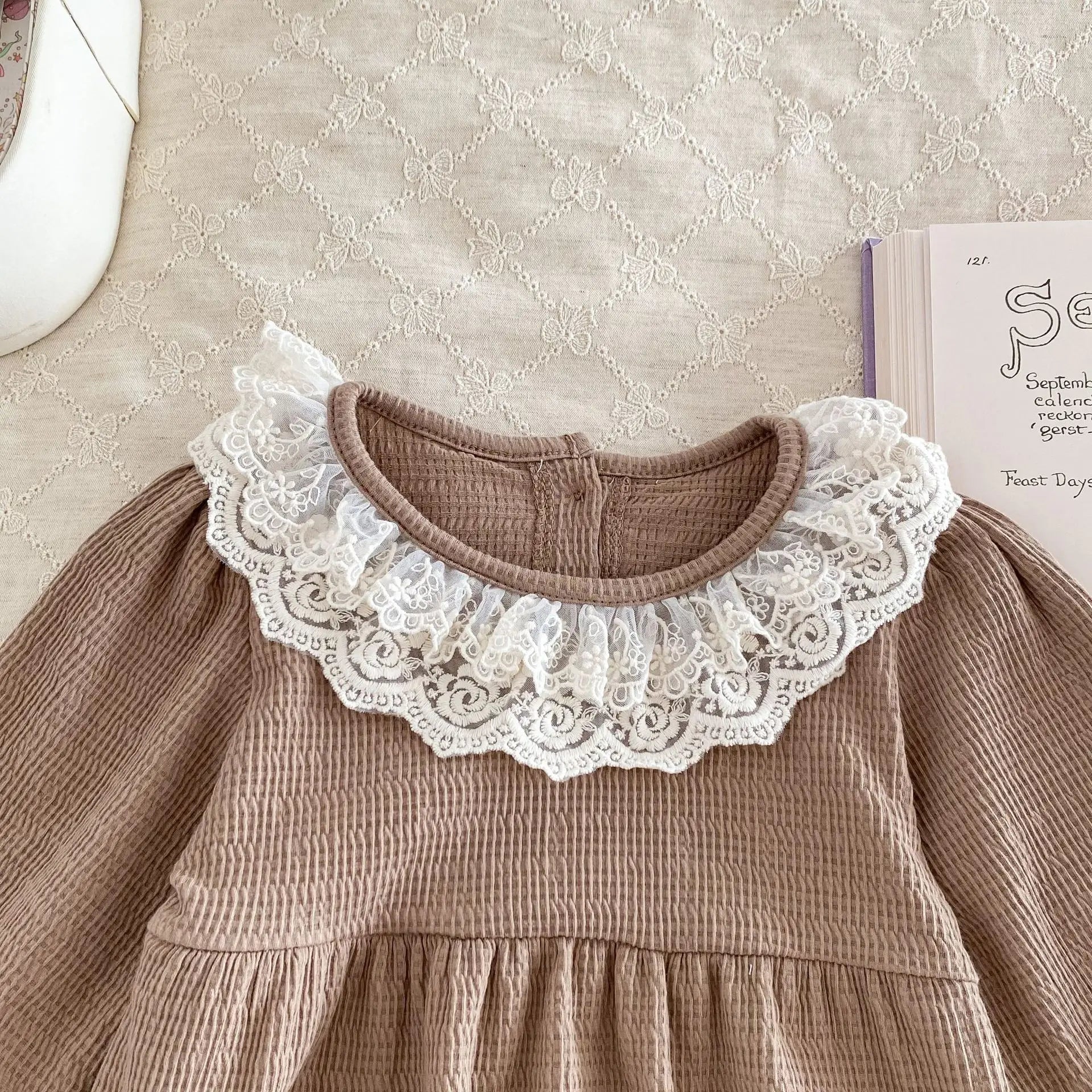 2PCS Spring Baby Clothes Lace Collar Infant Bodysuit