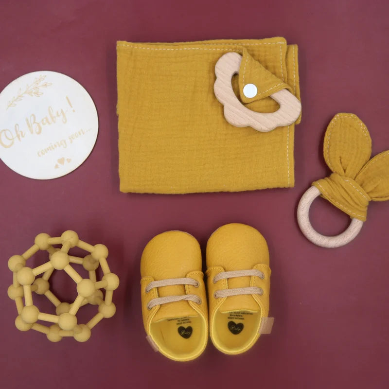 Baby Gift Box Genetic Ball Toddler Shoes Rabbit Ears Toy Grindy Bear