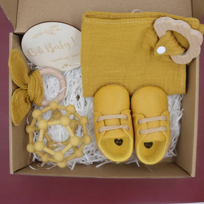 Baby Gift Box Genetic Ball Toddler Shoes Rabbit Ears Toy Grindy Bear