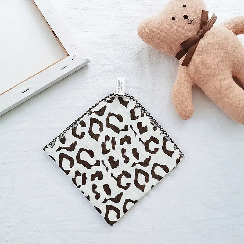 Cotton Baby Face Towel Newborn Baby Items 4 Layer Muslin Baby Bibs Handkerchief Soft Saliva Towel Triangle Feeding Burp Cloths