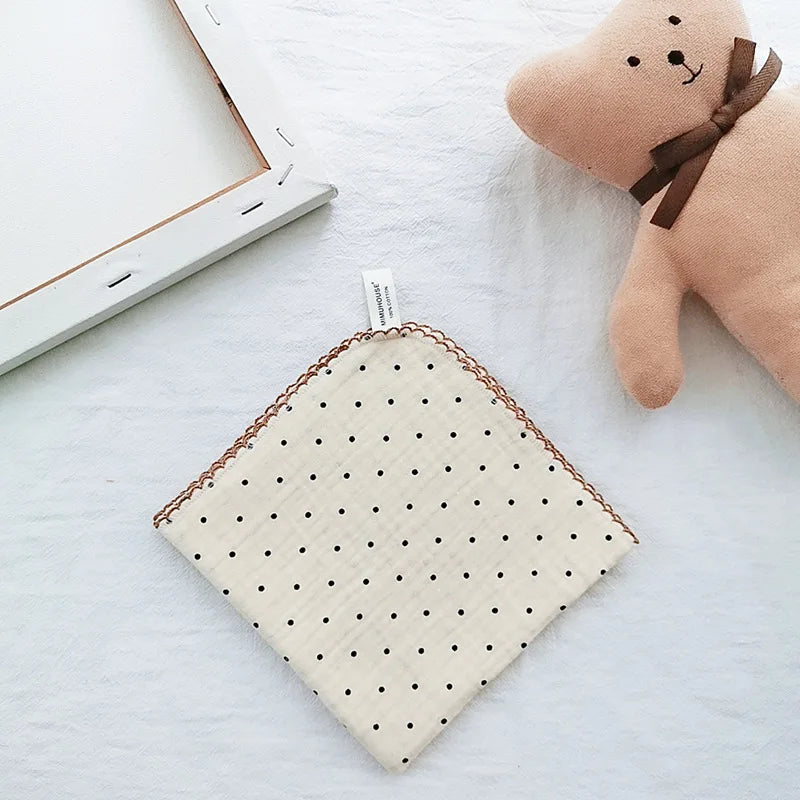 Cotton Baby Face Towel Newborn Baby Items 4 Layer Muslin Baby Bibs Handkerchief Soft Saliva Towel Triangle Feeding Burp Cloths