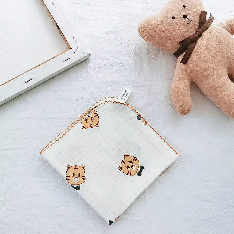 Cotton Baby Face Towel Newborn Baby Items 4 Layer Muslin Baby Bibs Handkerchief Soft Saliva Towel Triangle Feeding Burp Cloths