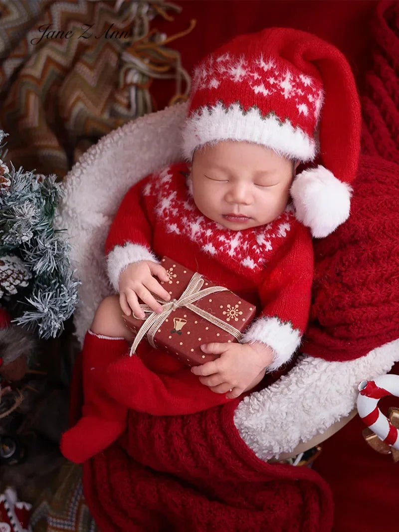 Newborn baby photos of Christmas  New Year clothes theme photography studio shooting props