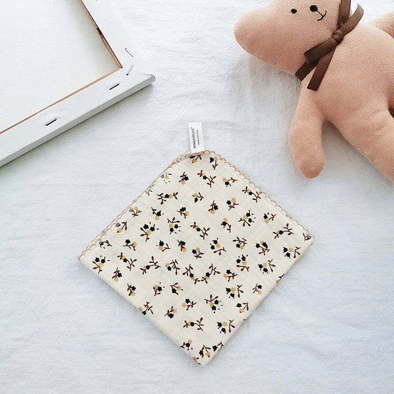 Cotton Baby Face Towel Newborn Baby Items 4 Layer Muslin Baby Bibs Handkerchief Soft Saliva Towel Triangle Feeding Burp Cloths